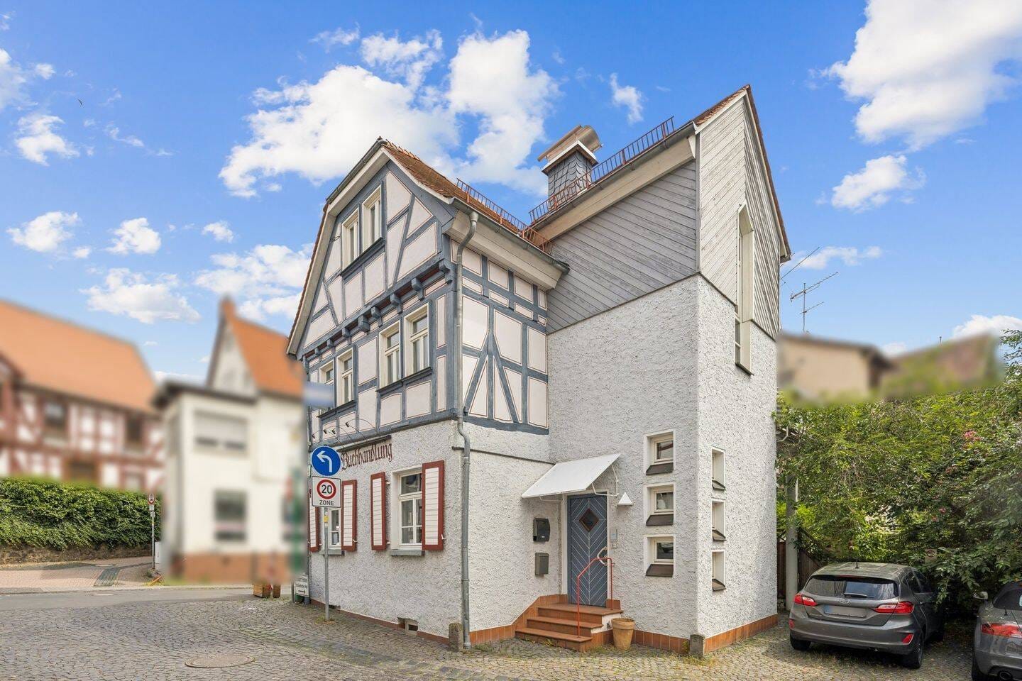 Immobilie in Lich - Fachwerk ringsum, Schlosspark um die Ecke - Wohn- und Geschäftshaus in der Licher Altstadt - Bild 2