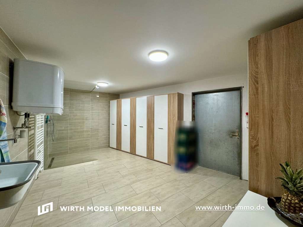 Immobilie in Waigolshausen - Einfamilienhaus mit Nebengebäude und Scheune in Waigolshausen OT Hergolshausen - Bild 4