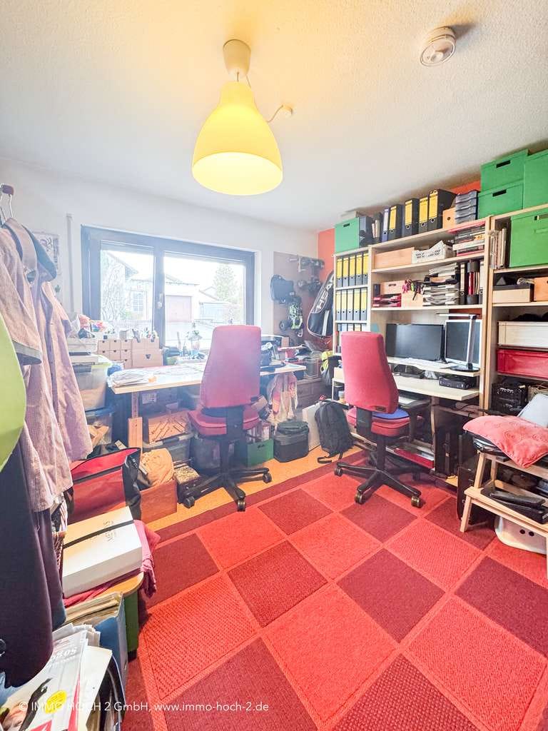 Immobilie in Allmersbach im Tal - Geräumige 6-Zimmer-Wohnung mit Garten, Terrasse, Garage und Einliegerwohnung - Bild 4