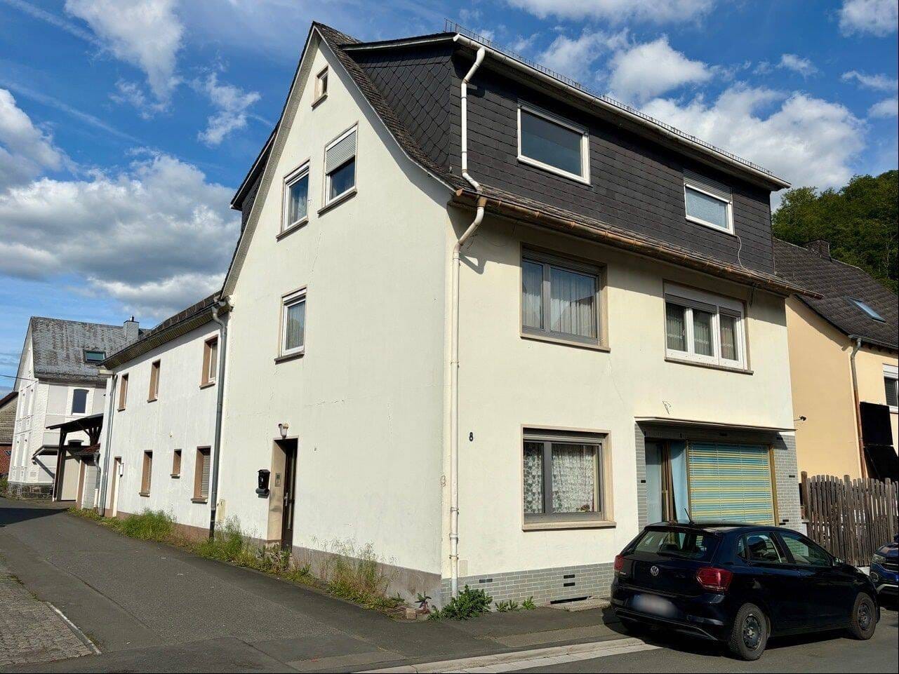 Immobilie in Dillenburg - Klein, aber oho! Mehrfamilien-Ensemble mit mind. 3 Wohn-Einheiten! - Bild 2