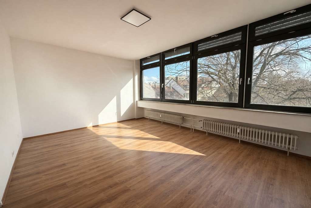 Immobilie in Sindelfingen - Zentraler geht’s kaum: 2,5-Zimmer mit 88 m², Aufzug und viel Potential in der Sindelfinger City! - Bild 4