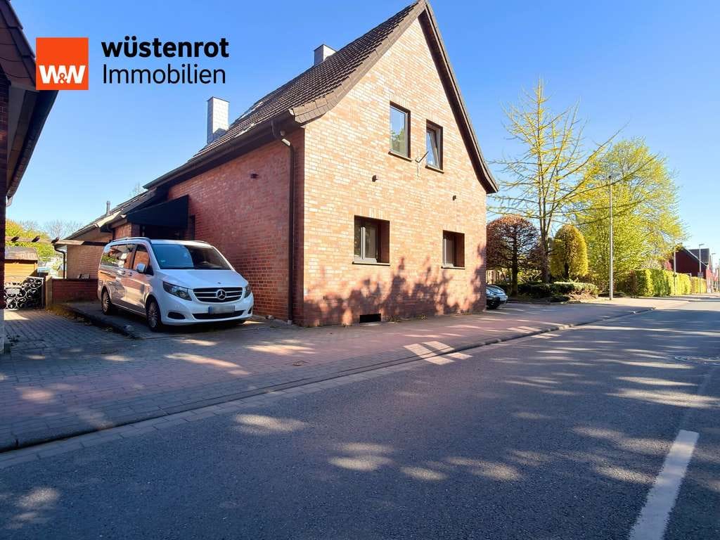 Immobilie in Ennigerloh - Einziehen & Wohlfühlen! Saniertes Familienjuwel mit Kamin, Wintergarten & XXL-Garten - Bild 0
