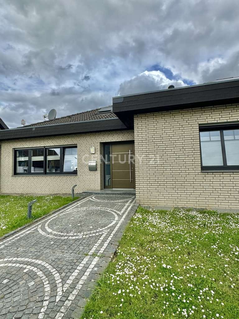 Immobilie in Aldenhoven - Bungalow mit Wohlfühl-Faktor + Top Lage in Aldenhoven + Energieklasse C - Bild 2