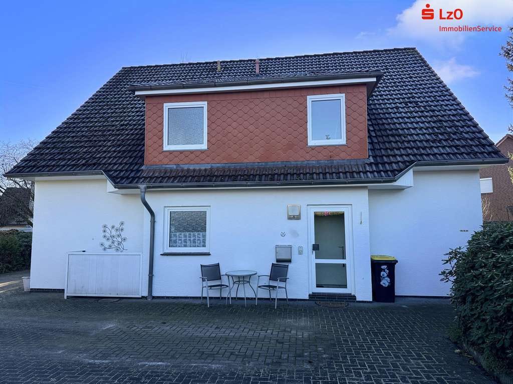 Immobilie in Ganderkesee - Große Dachgeschosswohnung mit eigenem Eingang im ZFH - Bild 0