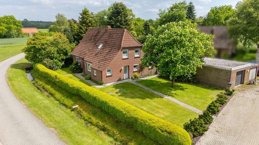 Immobilie in Großheide - Raus auf's Land - charmantes Landhaus in idyllischer Lage von Großheide - Westermoordorf - Bild 0