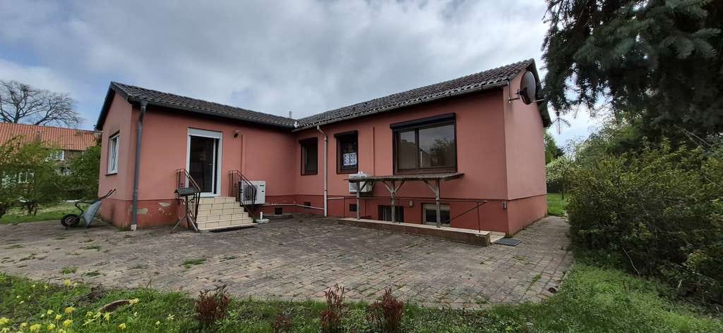 Immobilie in Höhbeck - Direkt am Elbdeich * Kleiner, feiner Bungalow auf großem Grundstück mit EBK, Kamin und Garage - Bild 4