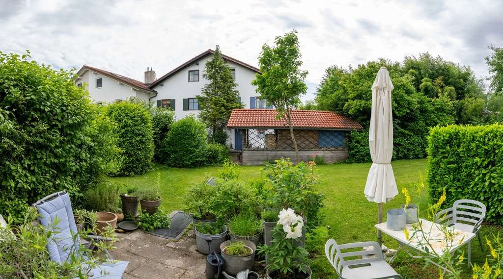 Immobilie in Prien am Chiemsee - Lichtdurchflutetes 2-Zimmer-Juwel in Prien – mit Erker und sonniger Südterrasse - Bild 2