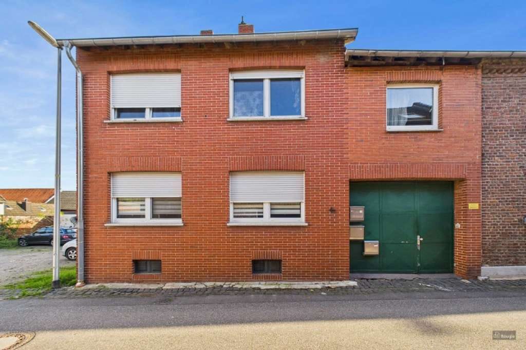Immobilie in Heinsberg - Stabile Kapitalanlage in ruhiger Lage – Drei Wohneinheiten auf einem großzügigen Grundstück - Bild 1