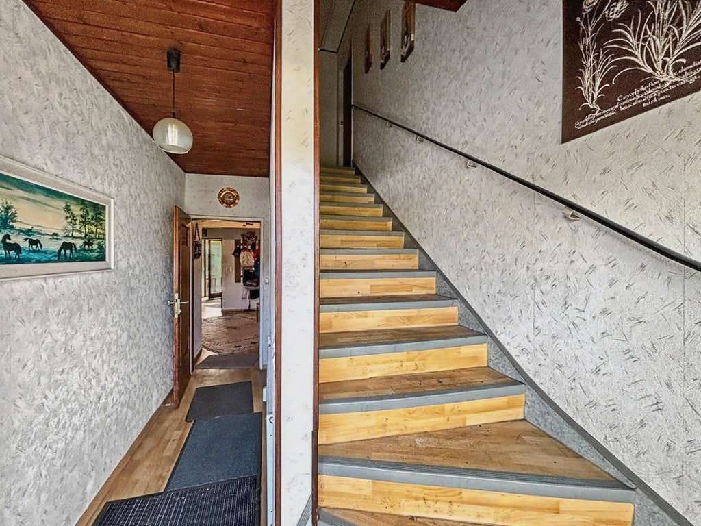 Immobilie in Seevetal - Vollsanierung notwendig: 2-Familien-Haus auf ca. 1.206 m² Grundstück in Top-Lage von Seevetal - Bild 3