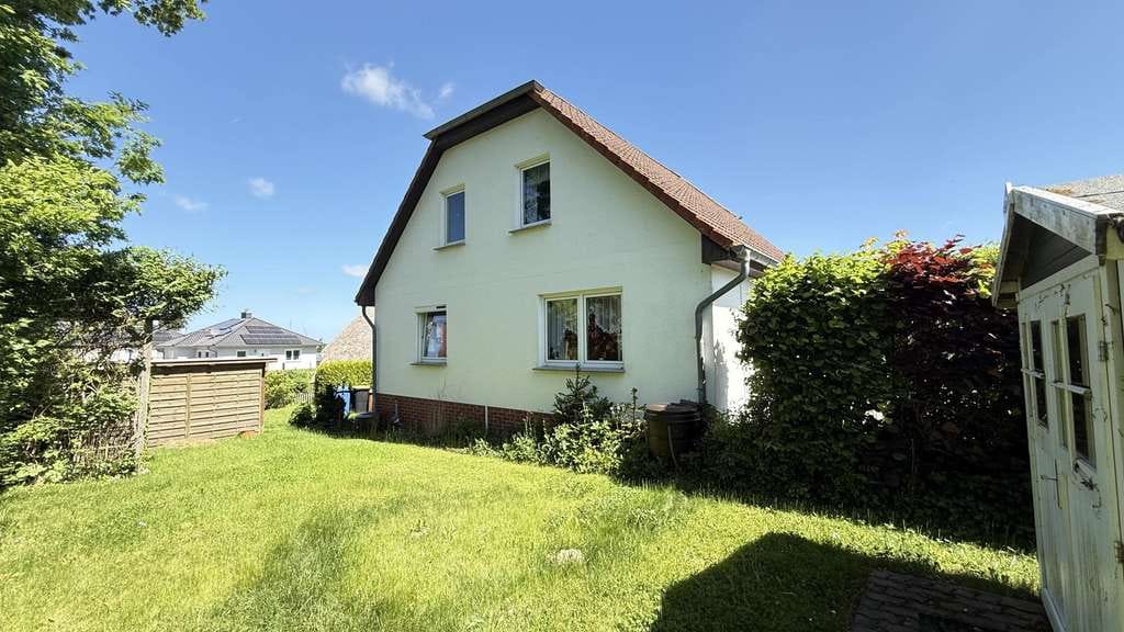 Immobilie in Sundhagen - Einfamilienhaus mit Wasserblick - Bild 1