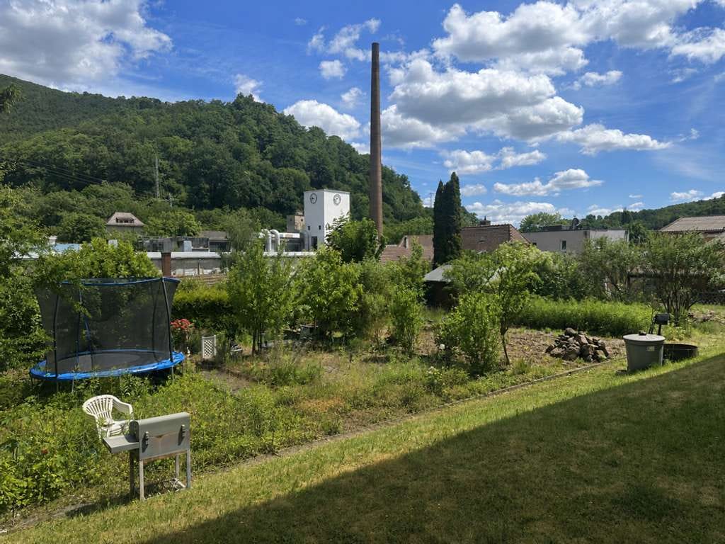 Immobilie in Neustadt an der Weinstraße - Kapitalanlage oder zukünftiges Zuhause im Grünen – gepflegte 4-ZKB mit Balkon, Gartenanteil + Stellp - Bild 1