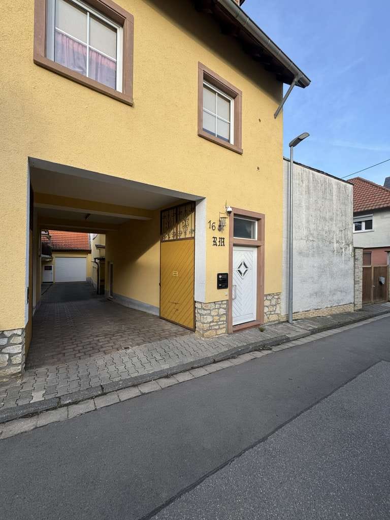 Immobilie in Zornheim - Großzügige 4-Zimmer-Wohnung mit Dachterrasse & Weitblick in Zornheim - Bild 1