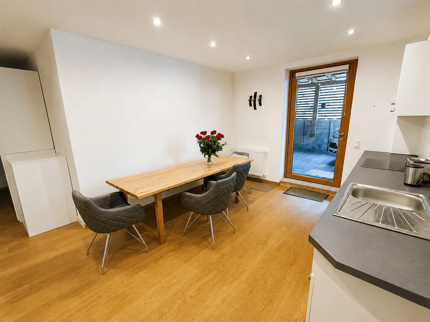 Immobilie in Außernzell - Bezugsfreie 2-Zimmer-Wohnung mit Terrasse, Einbauküche, Carport und Außenkamin - Bild 0