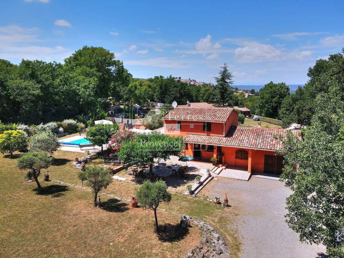 Immobilie in Bad Heilbrunn - 5-Zimmer-Haus mit Pool in Montmeyan - Bild 1