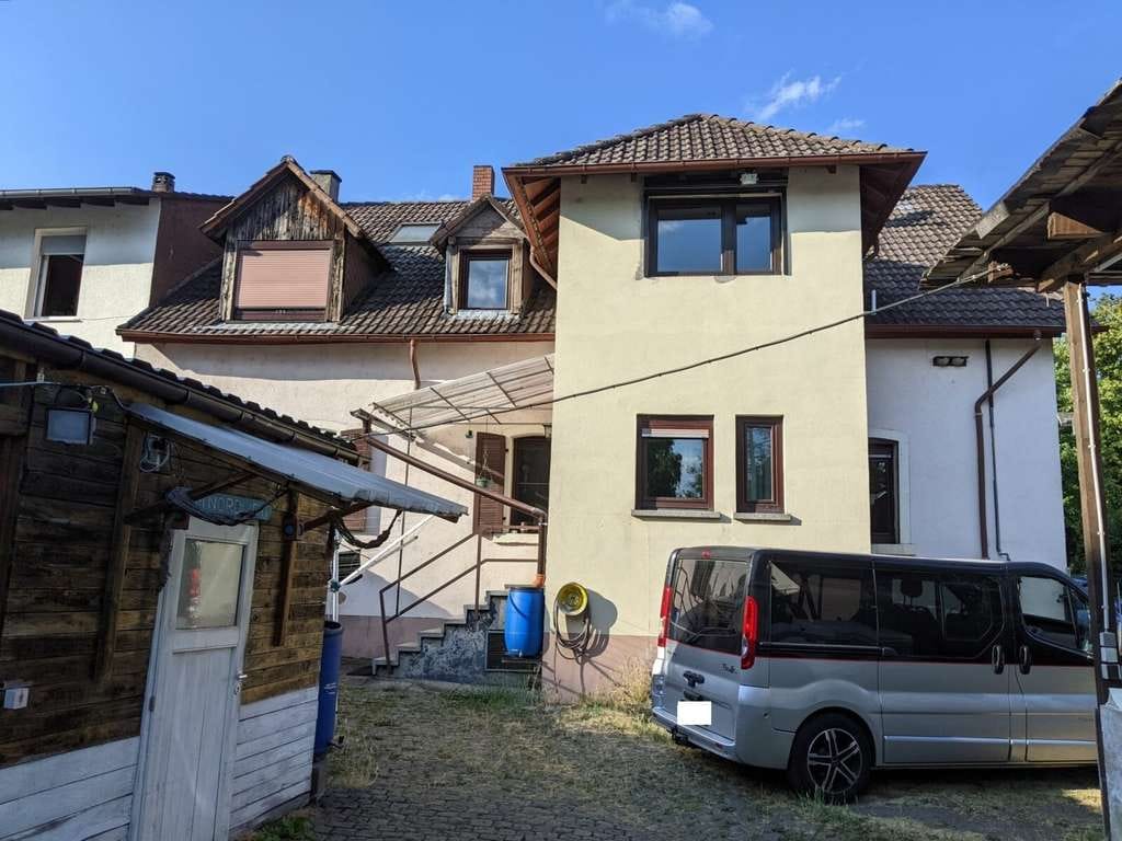 Immobilie in Buborn - Zweifamilienhaus mit schönem angelegten Grundstück - Bild 3