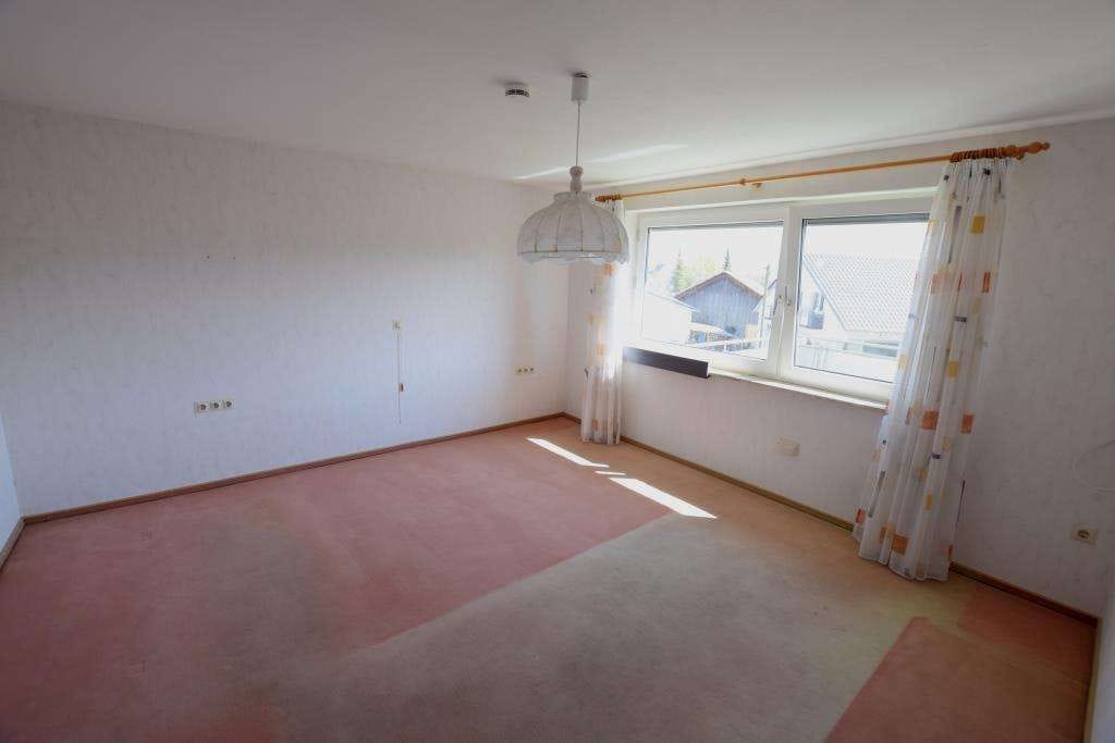 Immobilie in Eigeltingen - Vielseitig nutzbares, großes und modernisiertes 2-Familienhaus mit großem Grundstück in grüner Lage. - Bild 3