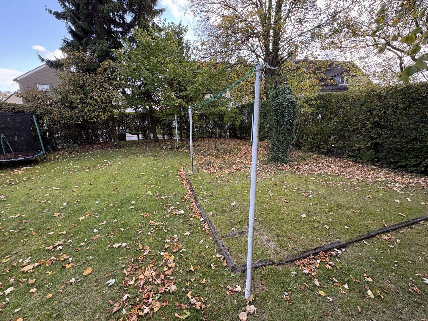 Immobilie in Oer-Erkenschwick - Solides Mehrfamilienhaus in Oer-Erkenschwick - Wohnungen und 1 Ladenlokal - Bild 1