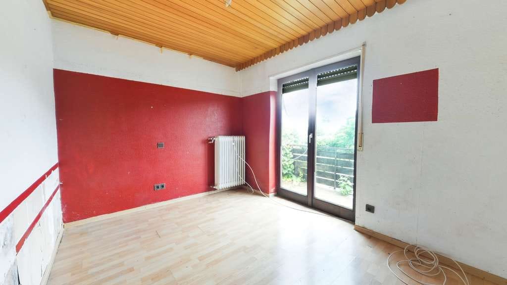 Immobilie in Lohnsfeld - Viel Platz für meine Familie und mich - Bungalow mit Einliegerwohnung, Garage, Garten & 2 Terrassen - Bild 3