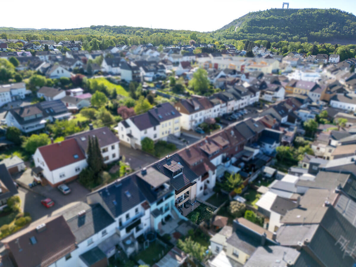 Immobilie in Saarlouis - Zentrales Zweifamilienhaus in Saarlouis-Fraulautern - Bild 2