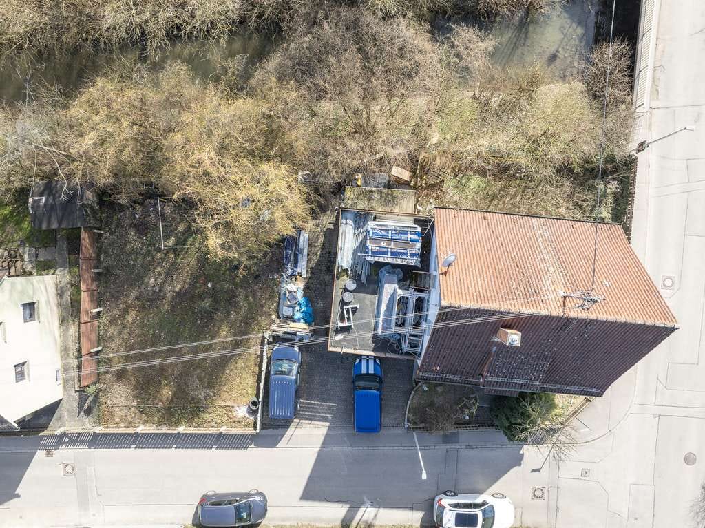 Immobilie in Ilsfeld - Starkes Entwicklungspotential | Einfamilienhaus mit genehmigter Neubauoption (4 WE) - Bild 3