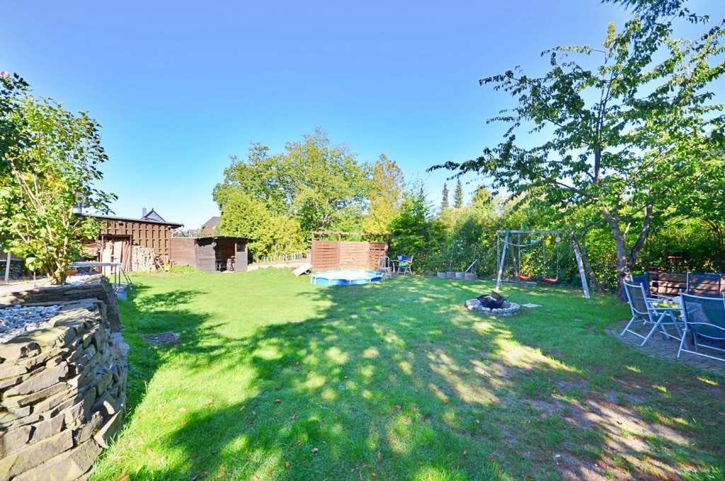 Immobilie in Swisttal - Ruhig und idyllisch gelegenes Ein- bis Zweifamilienhaus mit ca. 40 m² großer Einliegerwohnung. - Bild 2