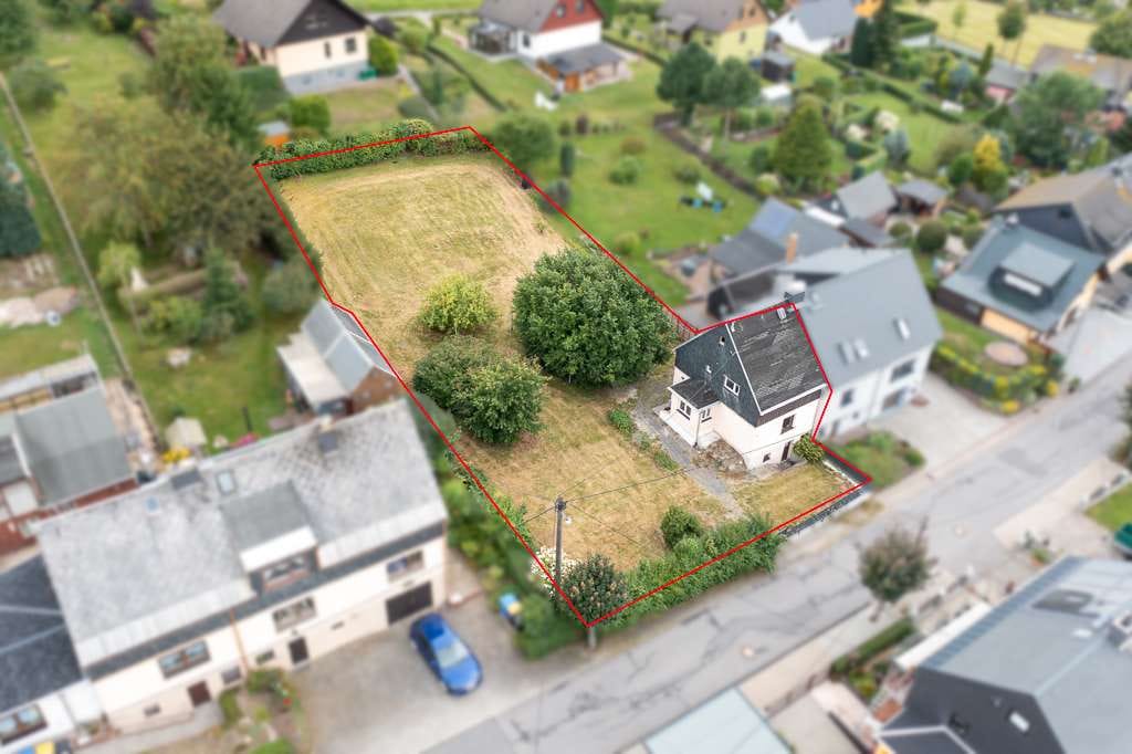 Immobilie in Neuhausen/Erzgebirge - Charmante Doppelhaushälfte mit großem Grundstück und viel Entwicklungspotenzial - Bild 2
