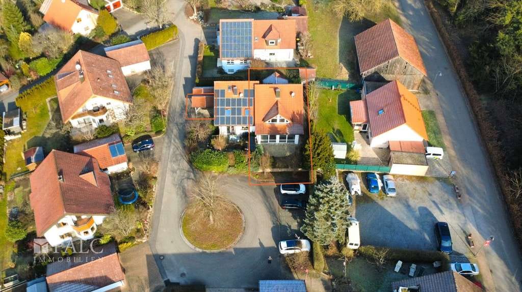 Immobilie in Jagsthausen - Halbes Haus, volles Glück - FALC Immobilien Heilbronn - Bild 2