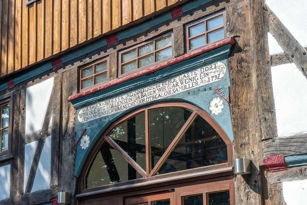 Immobilie in Deensen - Historisches Fachwerkhaus mit moderner Ausstattung und besonderem Charme - Bild 1