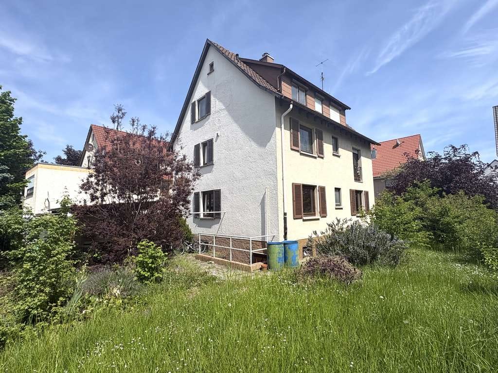 Immobilie in Lauffen am Neckar - Sanierungsbedürftiges  Zweifamilienhaus mit großem Grundstück in Lauffen am Neckar - Bild 0