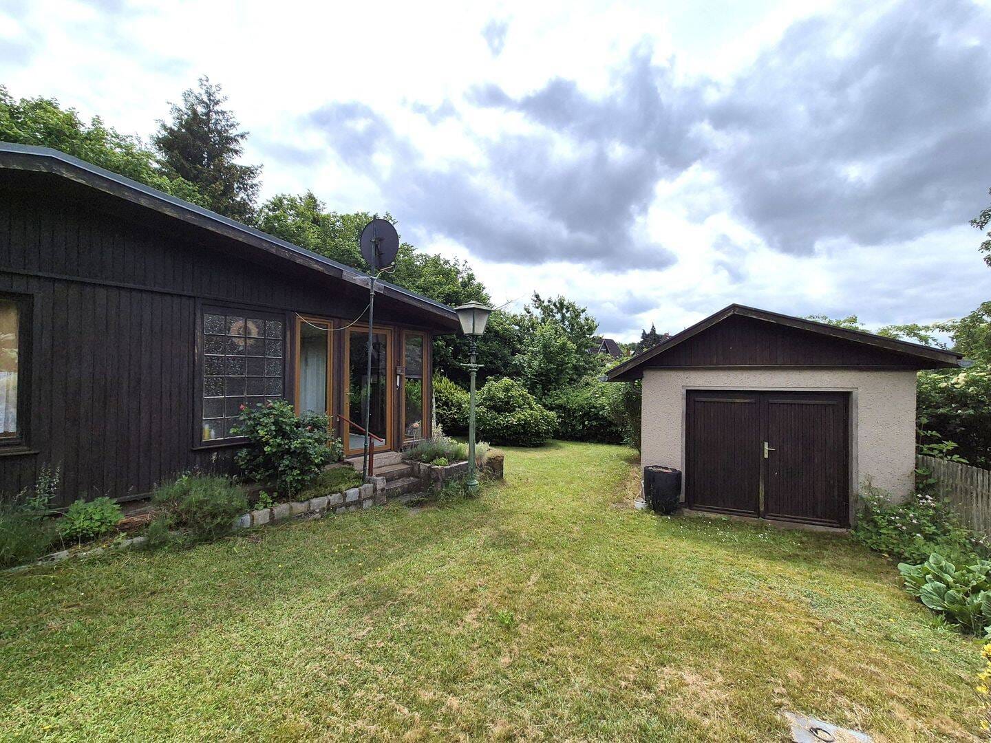Immobilie in Pinnow - Idyllisches Wochenendhaus auf Eigentumsgrundstück – nur wenige Minuten vom Pinnower See entfernt - Bild 4