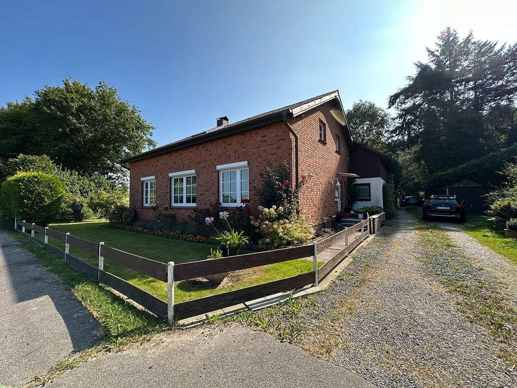Immobilie in Uelsby - Gepflegtes Einfamilienhaus mit viel Platz

 - Bild 1