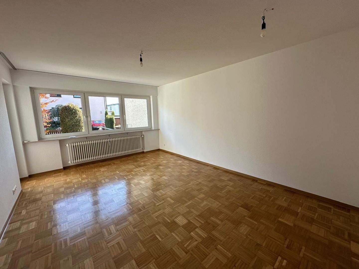 Immobilie in Wendlingen am Neckar - *Laufend renoviertes und top gepflegtes 3-Familienhaus in begehrter Wohngegend* - Bild 2