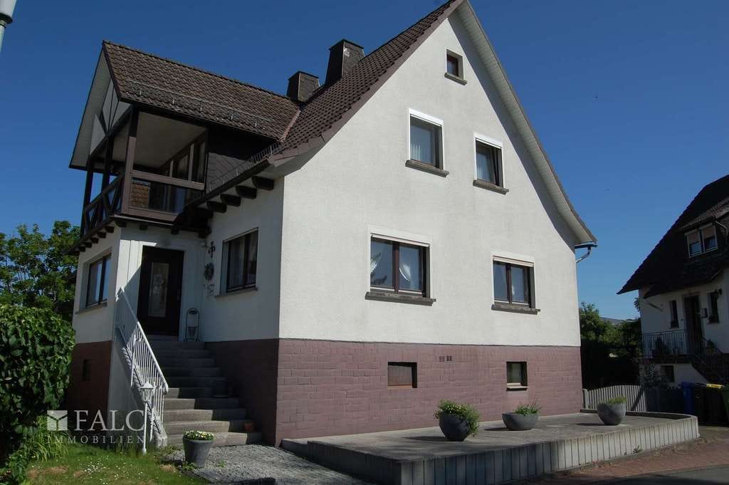 Immobilie in Allendorf - +++Großes Einfamilienhaus mit einem großzügigem Grundstück und 2 Garagen+++ - Bild 1