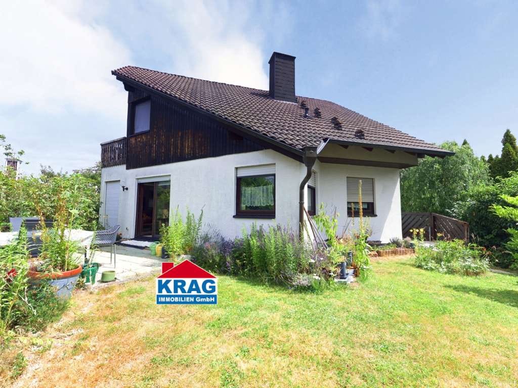 Immobilie in Gladenbach - ++ KRAG Immobilien ++ Familienhaus mit großem Garten und zwei Wohnebenen für neue Ideen ++ - Bild 0