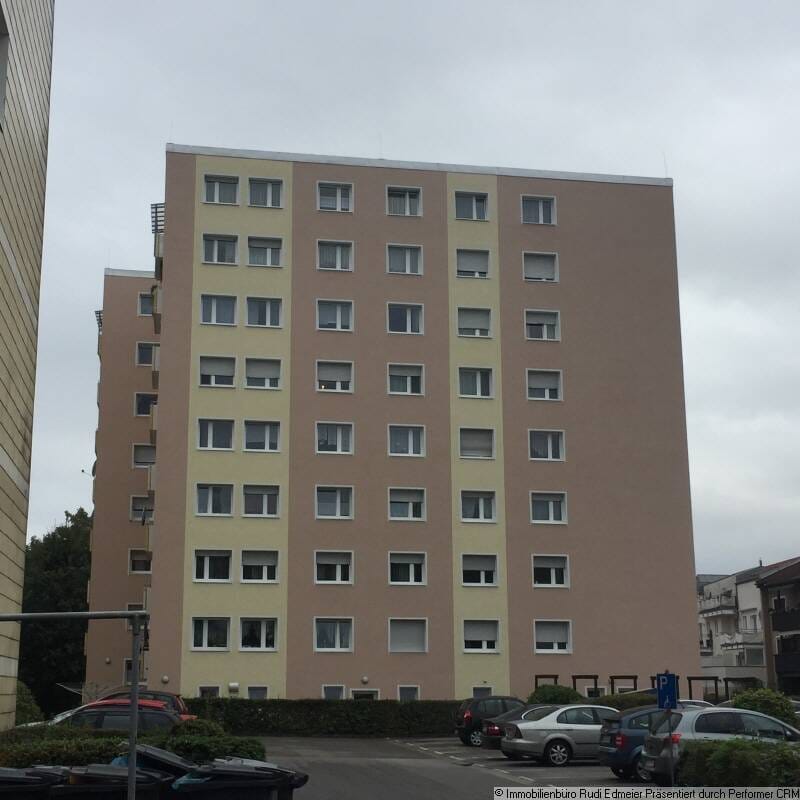 Immobilie in Deggendorf - Sehr schöne helle 3 Zimmer Wohnung mit Balkon -Zentrumsnah - Bild 2