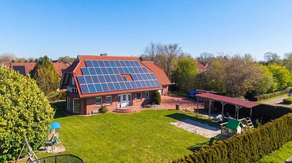 Immobilie in Großheide - Hochwertiges Einfamilienhaus mit Einliegerwohnung und PV Anlage in der Nähe der Nordsee - Bild 0