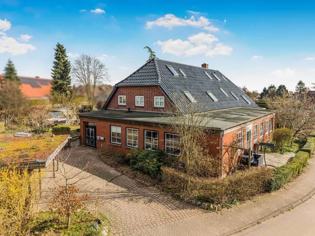 Immobilie in Giekau - Mehrfamilienhaus mit historischer Geschichte und vielen Potentialen! Ihr neues Zuhause an der Ostsee - Bild 0
