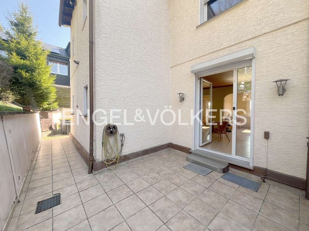 Immobilie in Fröndenberg/Ruhr - Doppelhaushälfte in zentraler Lage von Fröndenberg - Bild 1