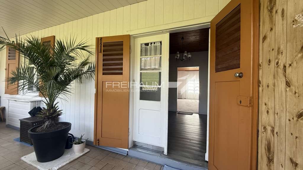 Immobilie in Kreuztal - FREIRAUM4 +++ Charmantes Wohnhaus im Grünen mit Wintergarten - Bild 2