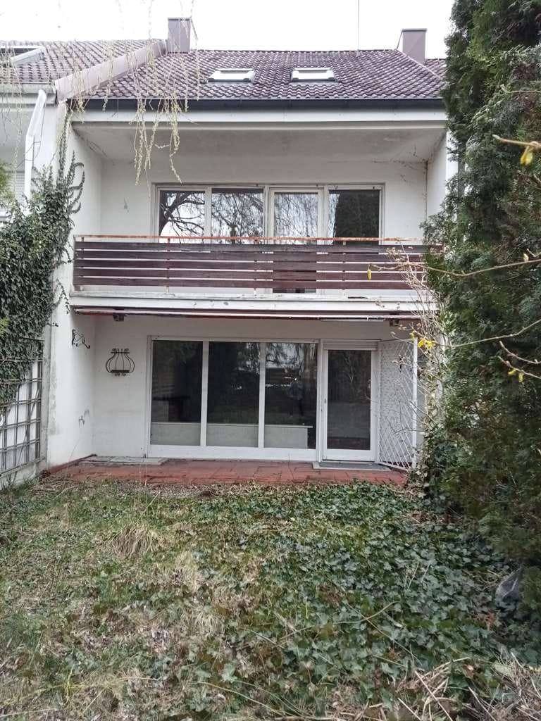 Immobilie in Vaterstetten - freies und großzügiges Reihenmittelhaus mit kleinem Garten sucht Familie - Bild 0