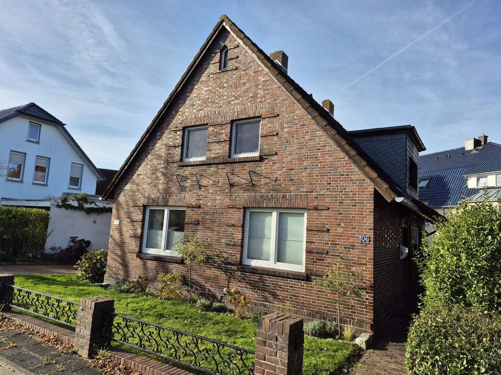 Immobilie in Sande - Einfamilienhaus mit Potenzial - Bild 0