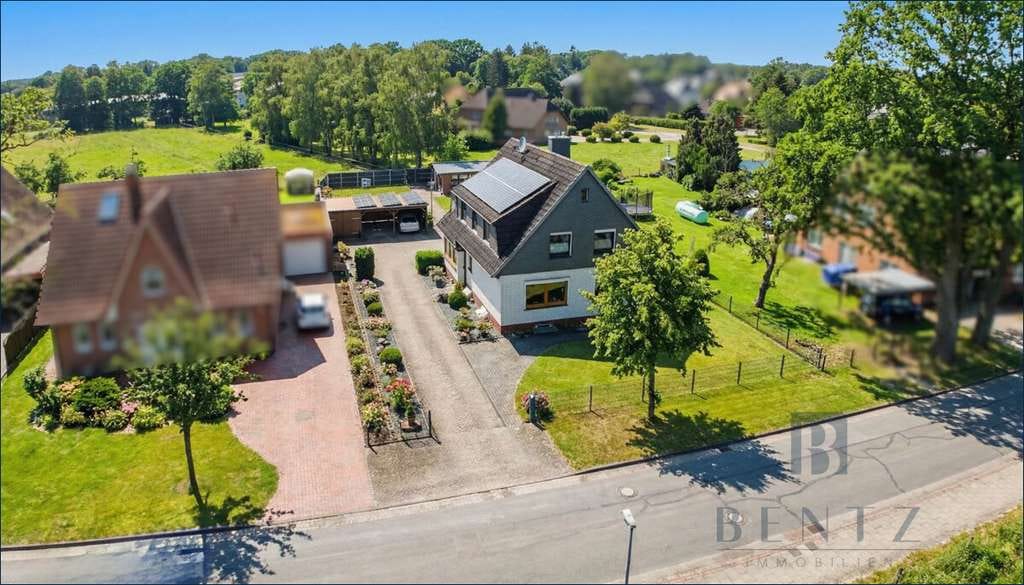 Immobilie in Schiffdorf - Solides Zweifamilienhaus in Wehdel - Bild 0