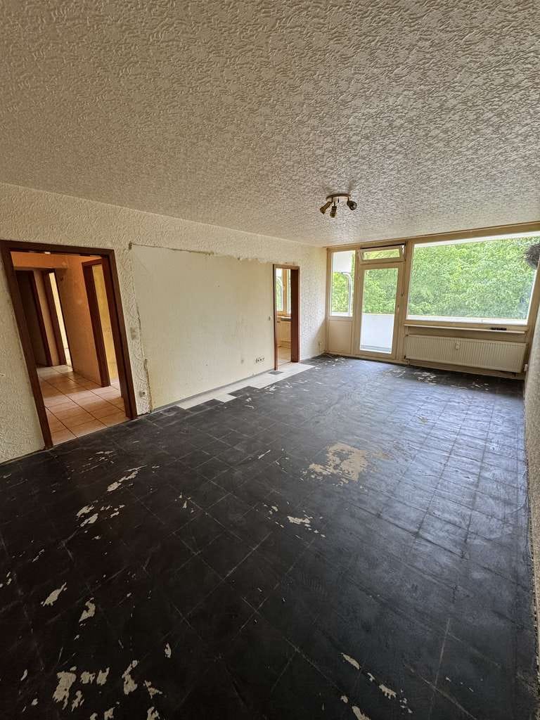 Immobilie in Erftstadt - Großzügige 2-Zimmer-Wohnung mit Balkon und Tiefgaragenstellplatz– für Eigennutzer und Kapitalanleger - Bild 3