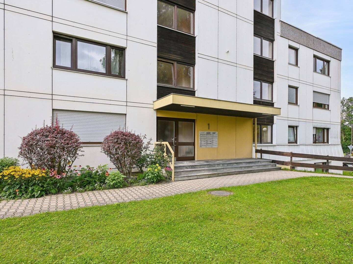 Immobilie in Waltenhofen - Wohnen mit Aussicht: Charmante 3-Zimmer-Wohnung auf Erbpachtgrundstück in Waltenhofen-Rauns - Bild 1
