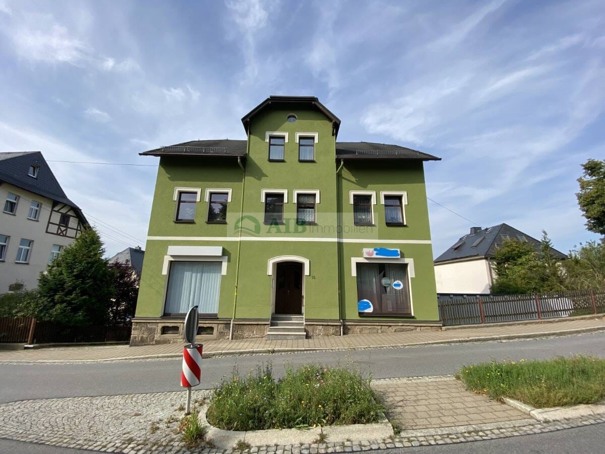 Immobilie in Lauter-Bernsbach - Solides Wohn- und Geschäftshaus in herrlicher Lage - Bild 0