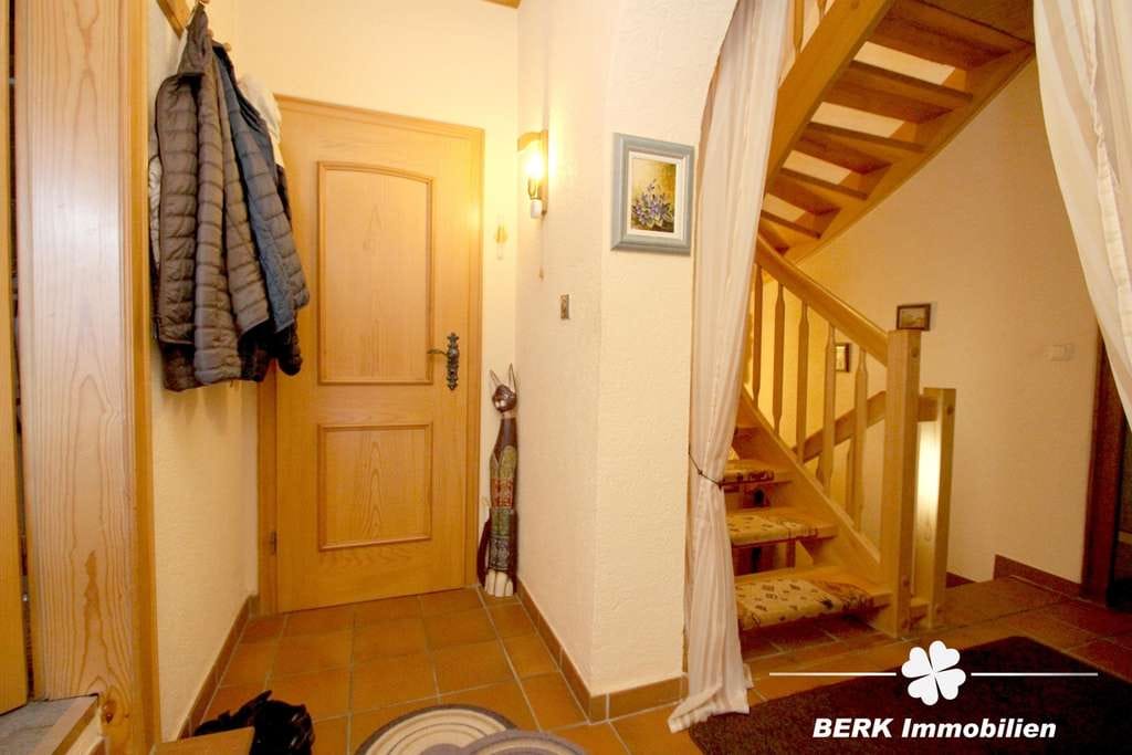Immobilie in Weibersbrunn - BERK Immobilien - Wohnen und Ausbauen auf einem großzügigen Grundstück mit ca. 1.283 m² - Bild 3