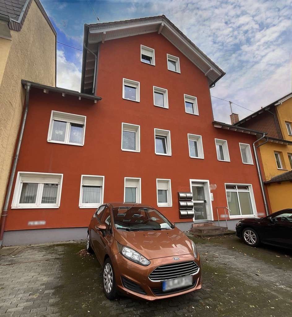 Immobilie in Saarwellingen - Gepflegtes Mehrfamilienhaus mit sechs Wohnungen in zentraler Lage von Saarwellingen - Bild 0