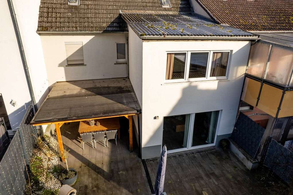 Immobilie in Daun - *** Schönes Reihenmittelhaus zentral in Daun gelegen mit Garten und Stellplatz*** - Bild 2