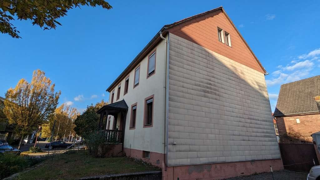 Immobilie in Erlenbach am Main - Zweifamilienhaus mit viel Ausbaupotenzial – 
Ihr neues Zuhause in Erlenbach am Main! - Bild 1
