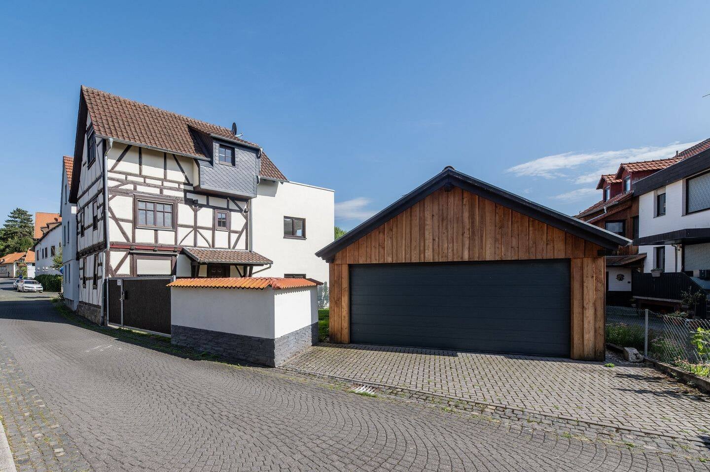 Immobilie in Herleshausen - Historischer Charme, modern erweitert - Familienhaus mit Pool und Garten - Bild 4